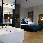 公寓 Z Jacuzzi W Sercu Krakowa *
