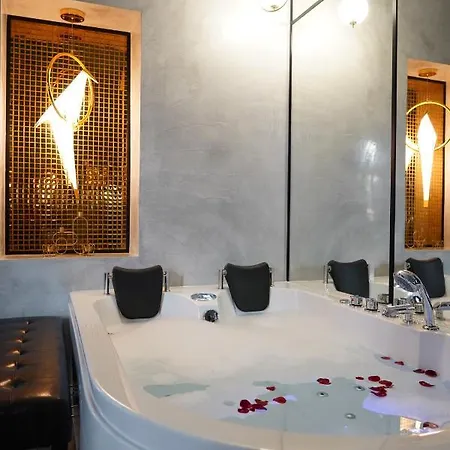 Z Jacuzzi W Sercu Krakowa *